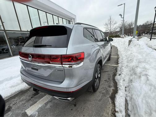 2025 Volkswagen Atlas 2.0T SE