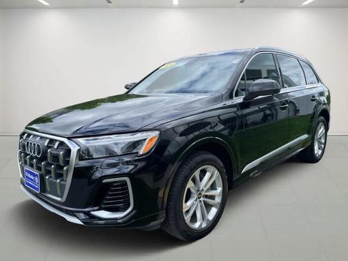 2025 Audi Q7 55 Premium Plus