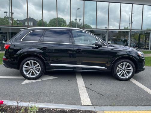 2025 Audi Q7 55 Premium Plus