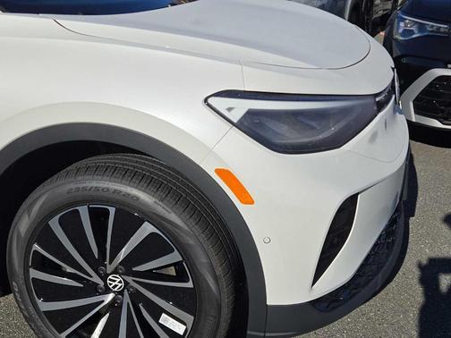 2025 Volkswagen ID.4 Pro