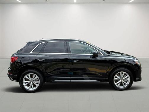 2024 Audi Q3 45 S line Premium