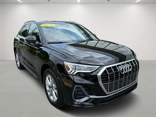 2024 Audi Q3 45 S line Premium