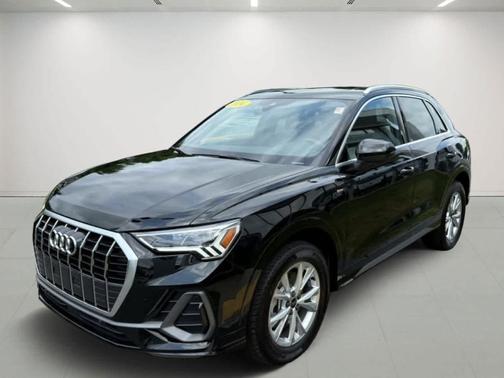 2024 Audi Q3 45 S line Premium