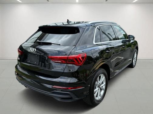 2024 Audi Q3 45 S line Premium