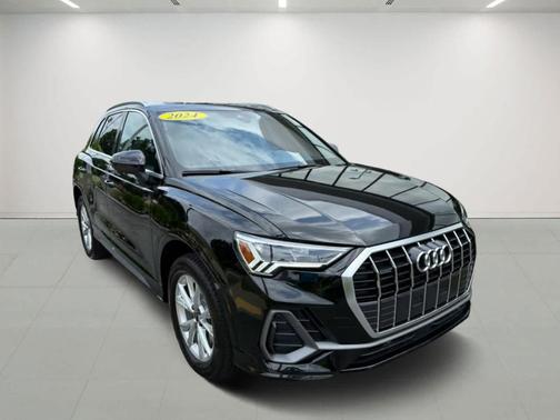 2024 Audi Q3 45 S line Premium