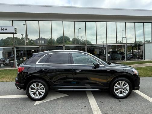 2024 Audi Q3 45 S line Premium