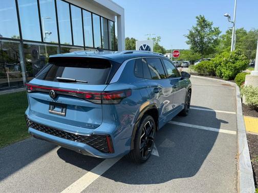 2025 Volkswagen Tiguan 2.0T SEL R-Line