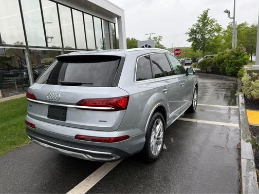 2024 Audi Q7 55 Premium Plus