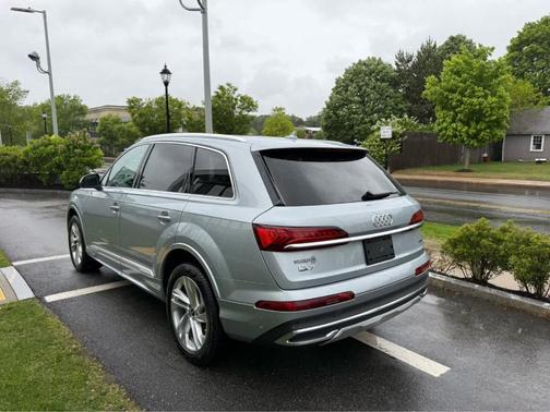 2024 Audi Q7 55 Premium Plus
