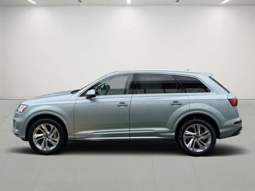 2024 Audi Q7 55 Premium Plus
