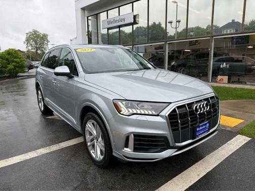2024 Audi Q7 55 Premium Plus