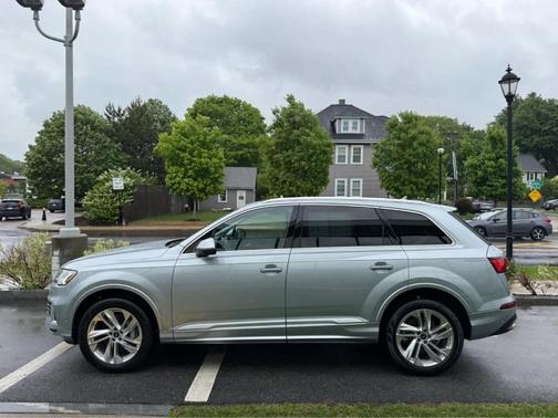 2024 Audi Q7 55 Premium Plus