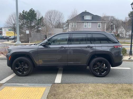 2023 Jeep Grand Cherokee Altitude