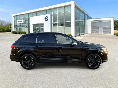 2025 Audi Q7 55 Premium Plus