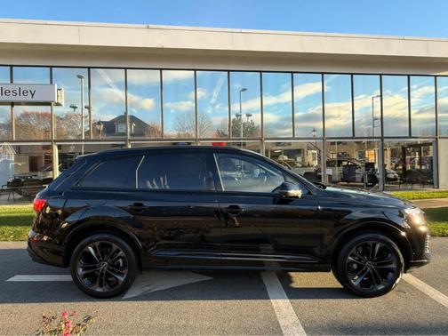 2025 Audi Q7 55 Premium Plus