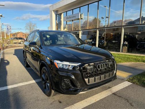 2025 Audi Q7 55 Premium Plus