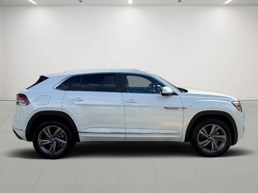 2024 Volkswagen Atlas Cross Sport 2.0T SEL R-Line