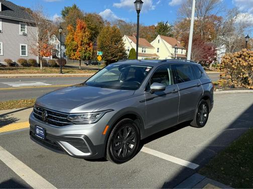 2024 Volkswagen Tiguan 2.0T SE