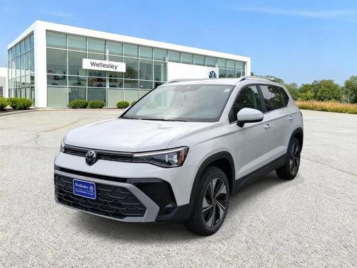 Pure White 2026 Volkswagen Taos 1.5T SE