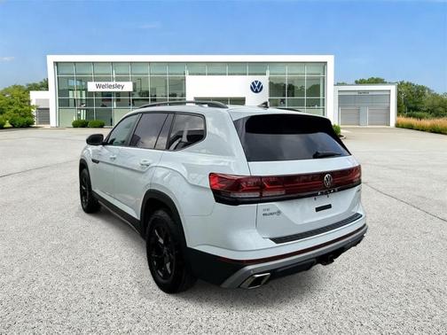2025 Volkswagen Atlas 2.0T Peak Edition