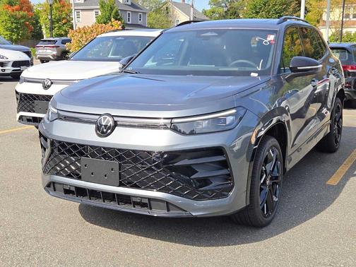 2025 Volkswagen Tiguan 2.0T SE R-Line Black