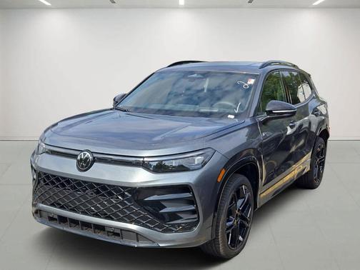 2025 Volkswagen Tiguan 2.0T SE R-Line Black