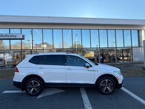 2024 Volkswagen Tiguan 2.0T Wolfsburg Edition