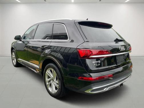 2023 Audi Q7 55 Premium Plus