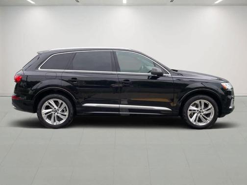 2023 Audi Q7 55 Premium Plus