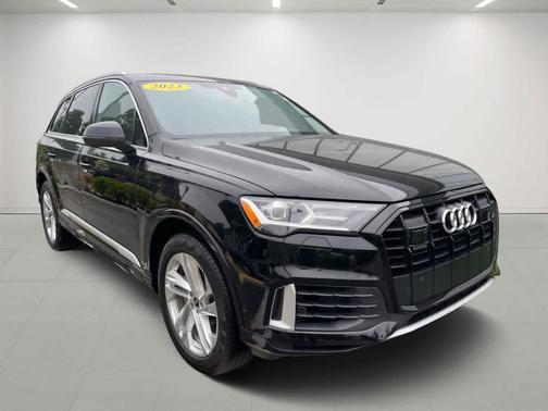 2023 Audi Q7 55 Premium Plus