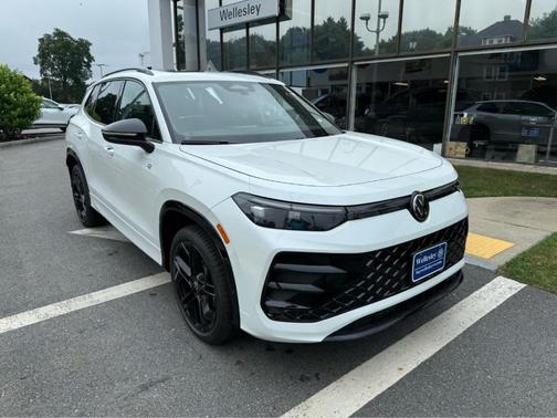 2025 Volkswagen Tiguan 2.0T SE R-Line Black