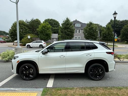 2025 Volkswagen Tiguan 2.0T SE R-Line Black