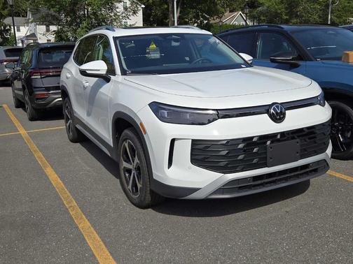 2025 Volkswagen Tiguan 2.0T SE