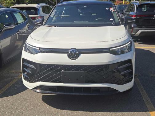 2025 Volkswagen Tiguan 2.0T SE R-Line Black