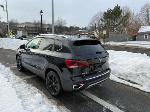 2023 Volkswagen Taos 1.5T SE