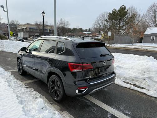 2023 Volkswagen Taos 1.5T SE