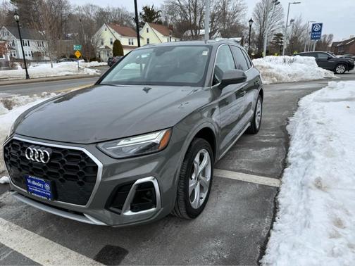 2023 Audi Q5 45 S line Premium Plus