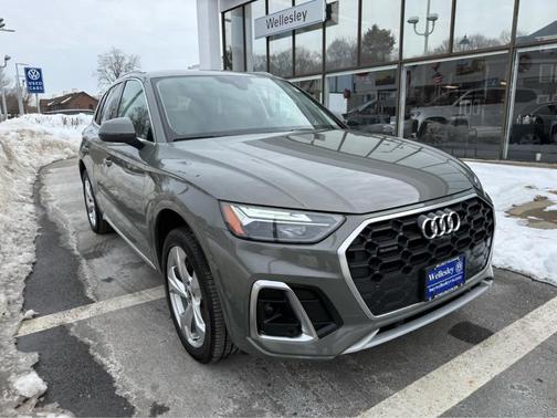 2023 Audi Q5 45 S line Premium Plus