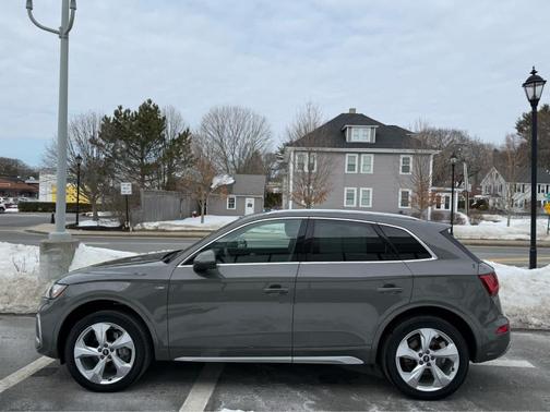 2023 Audi Q5 45 S line Premium Plus