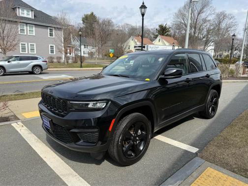 2023 Jeep Grand Cherokee Altitude