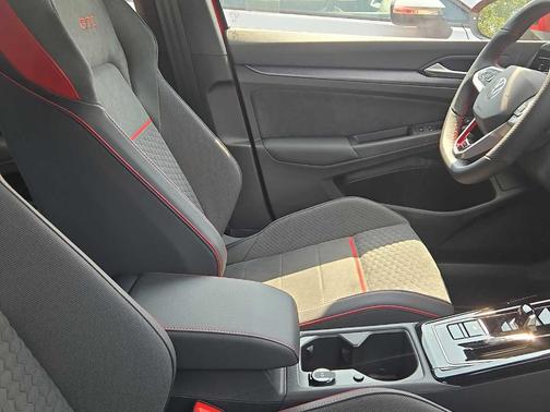 2025 Volkswagen Golf GTI 2.0T SE