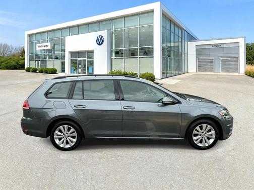 Platinum Gray Metallic 2019 Volkswagen Golf SportWagen 1.8T S