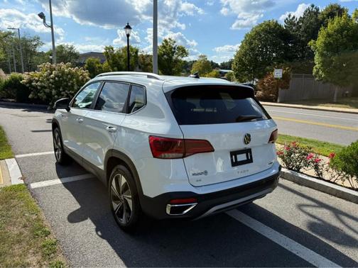 2024 Volkswagen Taos 1.5T SE
