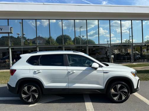 2024 Volkswagen Taos 1.5T SE