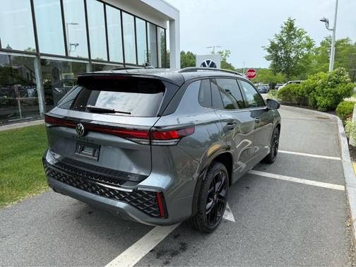 2025 Volkswagen Tiguan 2.0T SE R-Line Black