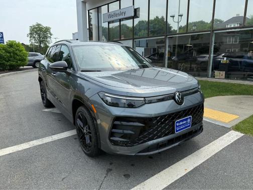 2025 Volkswagen Tiguan 2.0T SE R-Line Black