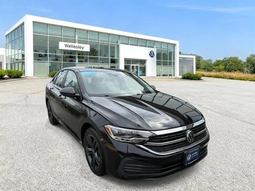 Deep Black Pearl Effect 2023 Volkswagen Jetta 1.5T SE