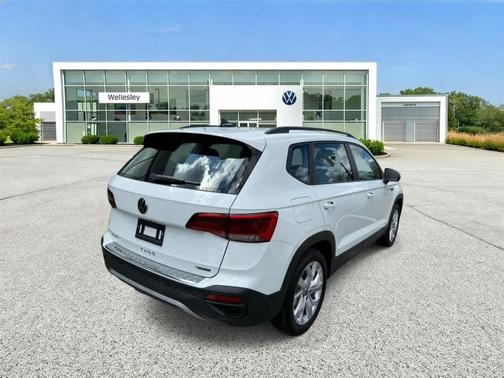 Pure White 2023 Volkswagen Taos 1.5T S