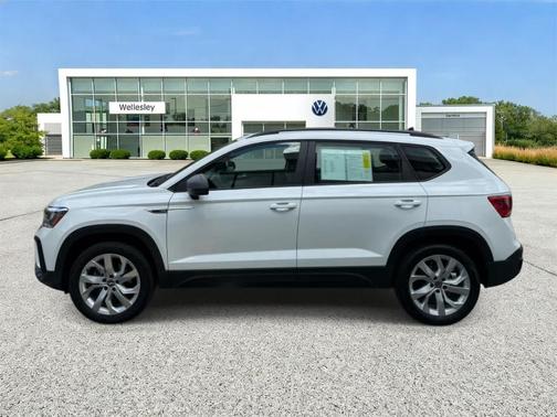 Pure White 2023 Volkswagen Taos 1.5T S
