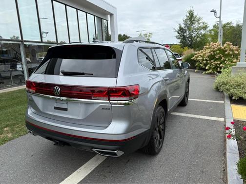 2024 Volkswagen Atlas 2.0T SE